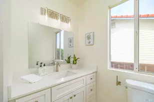 45 Del Oro Lagoon Dr, Novato, CA 94949 - Photo 31