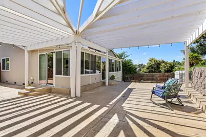 105 Woodstock Court, Benicia, CA 94510 - Photo 41