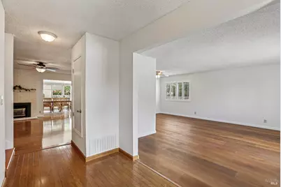 105 Woodstock Court, Benicia, CA 94510 - Photo 5