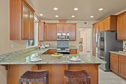 212 Coulter Way, Vacaville, CA 95687 - Photo 13