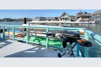 35 W Pier, Sausalito, CA 94965 - Photo 21