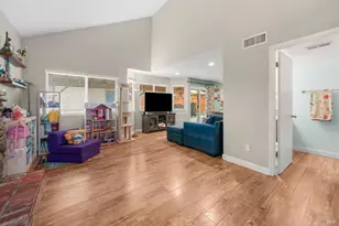 300 Robin Cir, Vacaville, CA 95687 - Photo 5