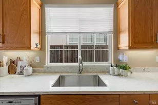 624 Emerald Hills Cir, Fairfield, CA 94533 - Photo 21