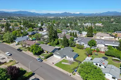 244 Woodhill Drive, Redding, CA 96003 - Photo 49