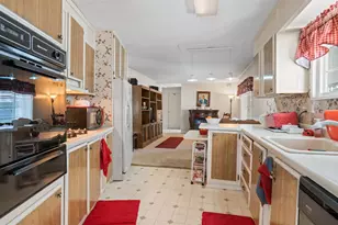 300 E H St, Benicia, CA 94510 - Photo 25