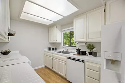 758 Pueblo Avenue, Napa, CA 94558 - Photo 15