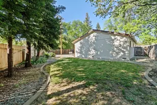 1723 Del Mar Ave, Redding, CA 96003 - Photo 33