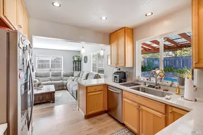 532 Walten Way, Windsor, CA 95492 - Photo 5