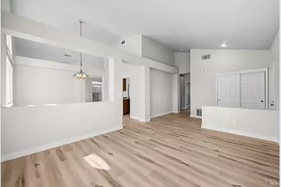 212 Laurelwood Way, Vacaville, CA 95687 - Photo 11