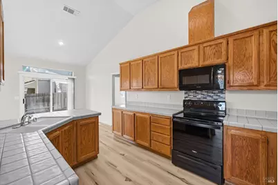212 Laurelwood Way, Vacaville, CA 95687 - Photo 25
