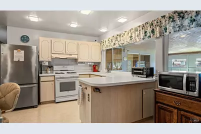 7773 Bonita Avenue, Rohnert Park, CA 94928 - Photo 19