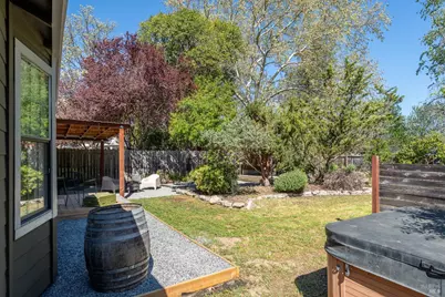 955 N Pine Street, Ukiah, CA 95482 - Photo 35