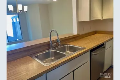 14 Scottsdale Way, Novato, CA 94947 - Photo 7