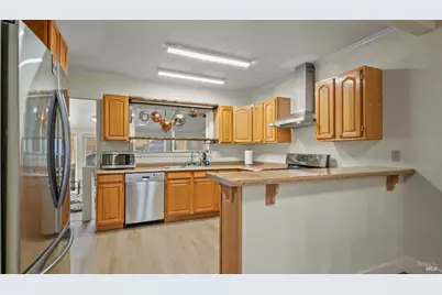 712 E Washington Street, Petaluma, CA 94952 - Photo 11