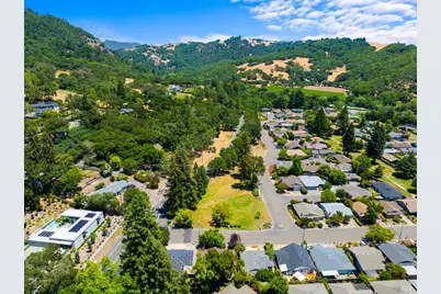 333 Orangewood Drive, Healdsburg, CA 95448 - Photo 3