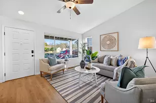 1056 Esparto Ct, Windsor, CA 95492 - Photo 9