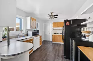 635 S Minahen St, Napa, CA 94559 - Photo 9