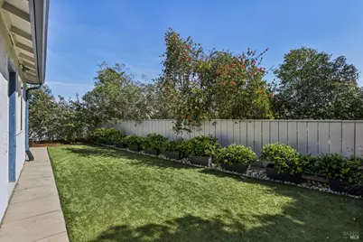 212 Eaton Court, Benicia, CA 94510 - Photo 35