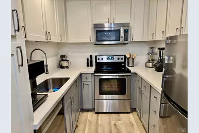 100 Marin Center Drive #31, San Rafael, CA 94903 - Photo 9