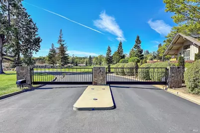 22 Fairways Drive, Napa, CA 94558 - Photo 5