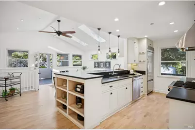 6 Glenwood Drive, San Rafael, CA 94901 - Photo 5