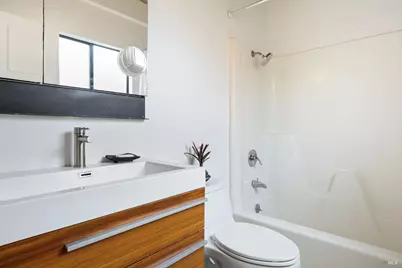 1 Issaquah Dock, Sausalito, CA 94965 - Photo 17