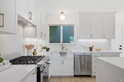 121 San Marino Drive, San Rafael, CA 94901 - Photo 15