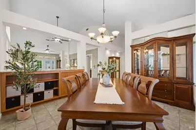 207 Laurelwood Way, Vacaville, CA 95687 - Photo 13