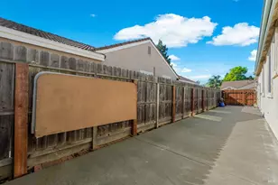 207 Laurelwood Way, Vacaville, CA 95687 - Photo 73