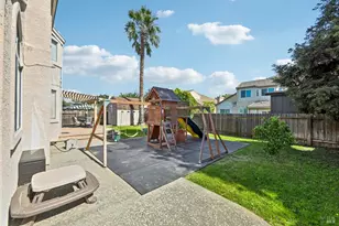 1294 Mayfield Cir, Suisun City, CA 94585 - Photo 35