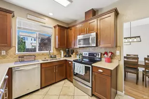 1294 Mayfield Cir, Suisun City, CA 94585 - Photo 11