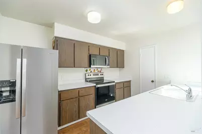 32 Oliva Drive, Novato, CA 94947 - Photo 5