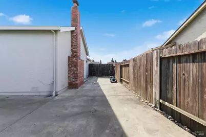 1706 Ventura Way, Suisun City, CA 94585 - Photo 35