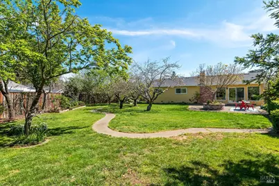 10 Saint John Court, Novato, CA 94947 - Photo 27