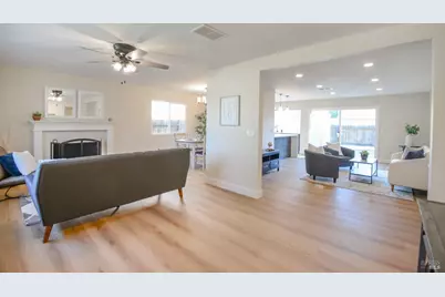 905 W F Street, Dixon, CA 95620 - Photo 5