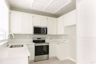 201 Yarrow Ct, Suisun City, CA 94585 - Photo 11