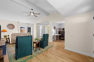 153 Fairoaks Dr, Vacaville, CA 95688 - Photo 9