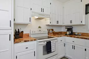 19004 Deer Hill Rd, Hidden Valley Lake, CA 95467 - Photo 17