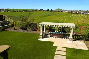 378 Piercy Dr, Benicia, CA 94510 - Photo 3