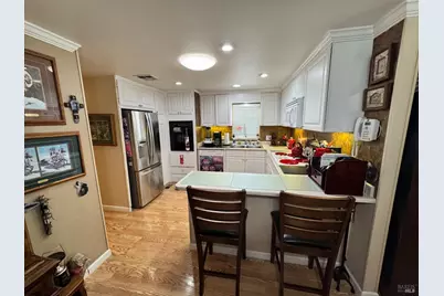 211 Regency Court, Santa Rosa, CA 95401 - Photo 3