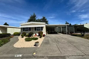211 Regency Ct, Santa Rosa, CA 95401 - Photo 1