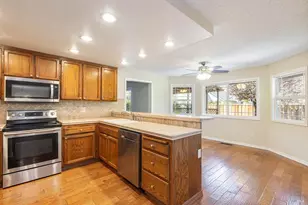 2183 Warwick Dr, Santa Rosa, CA 95405 - Photo 5