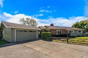 878 Pauline Ct, Santa Rosa, CA 95401 - Photo 1