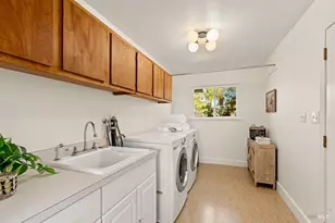 878 Pauline Ct, Santa Rosa, CA 95401 - Photo 11