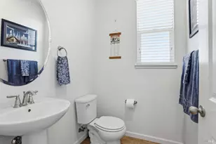 526 Jade St, Petaluma, CA 94952 - Photo 13