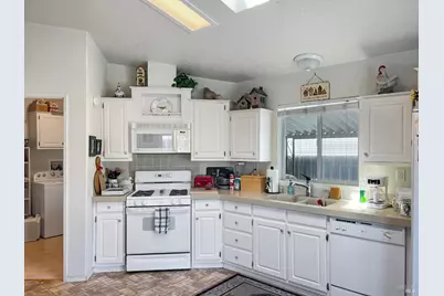 8169 Willow Street, Windsor, CA 95492 - Photo 5