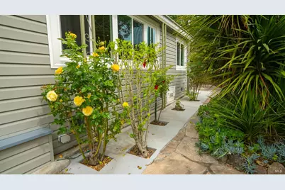 204 Barcelona Avenue, Novato, CA 94949 - Photo 29