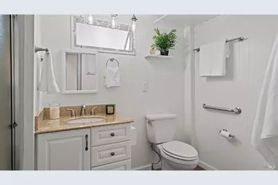 204 Barcelona Avenue, Novato, CA 94949 - Photo 15