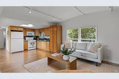 204 Barcelona Avenue, Novato, CA 94949 - Photo 11