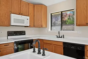 19176 Stonegate Rd, Hidden Valley Lake, CA 95467 - Photo 9